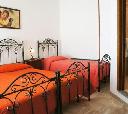 Bed and Breakfast La Coccinella à Lecce Chambre photo